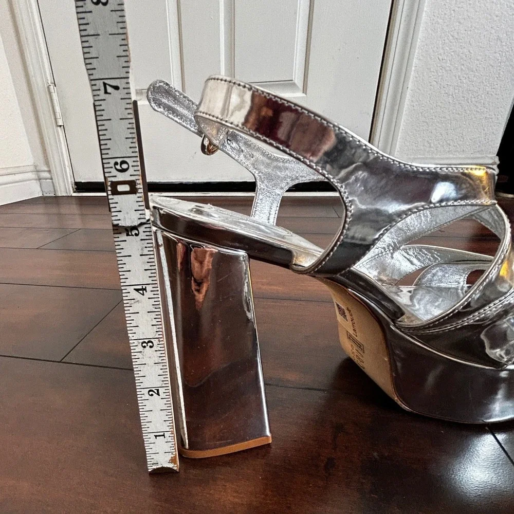 NWOB Larroude Bee Chunky Platform Shoes Women size 11 Block Heel Strappy Silver